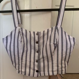 Cropped Kendall and Kylie shirt